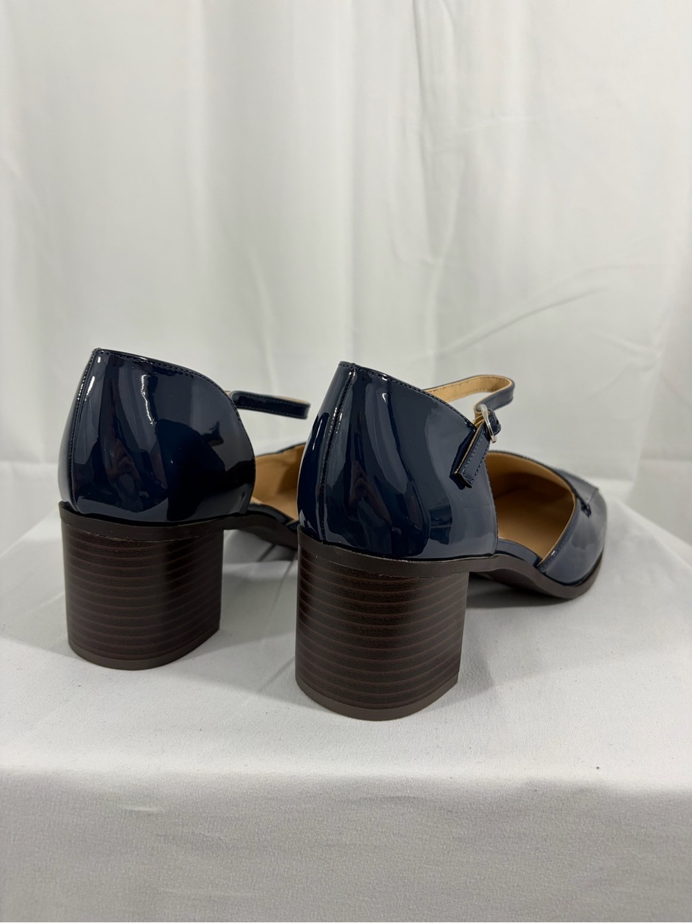NWT Journee Comfort System Women’s Navy Patent Mary Jane 2.5 Inch Block Heel - Picture 2 of 6